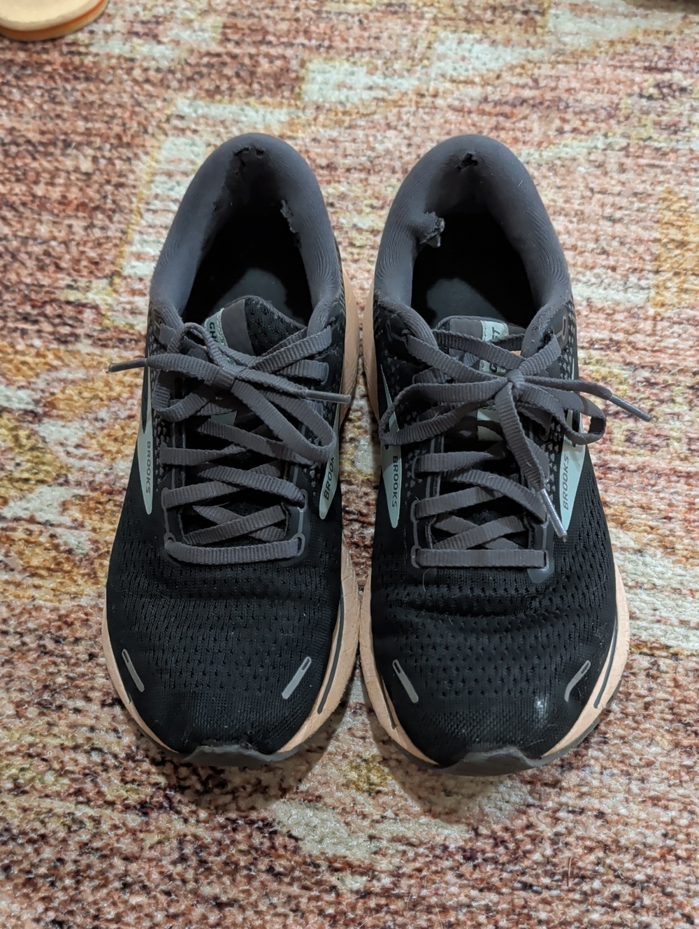 Brooks Women's Black and Tan Athletic Running Shoes